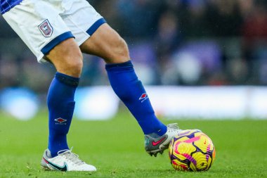 Ipswich Town 'dan Sam Morsy Premier Lig maçında topu kontrol ediyor. Ipswich Town, Bournemouth' a karşı Portman Road, Ipswich, İngiltere, 8 Aralık 2024