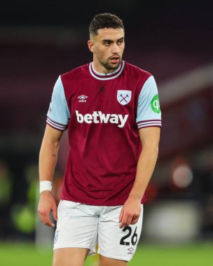 Premier Lig maçında West Ham United, Wolverhampton Wanderers 'a karşı 9 Aralık 2024' te Londra Stadyumu 'nda oynanan maçta West Ham United' dan Max Kilman.