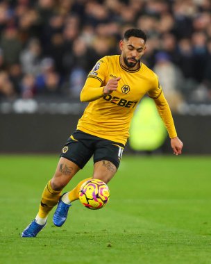 Wolverhampton Wanderers takımından Matheus Cunha, 9 Aralık 2024 'te Londra' daki Wolverhampton Wanderers 'a karşı oynanan Premier League maçında topa vuruyor.