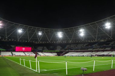 Premier League maçında Londra Stadyumu, West Ham United, Wolverhampton Wanderers 'a karşı 9 Aralık 2024' te Londra Stadyumu 'nda oynanan maçın genel görüntüsü.