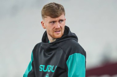 Wolverhampton Wanderers takımından Tommy Doyle, 9 Aralık 2024 'te Londra Stadyumu' nda West Ham United ile Wolverhampton Wanderers arasındaki Premier League karşılaşması öncesinde geldi.