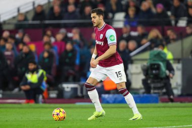 West Ham United 'dan Konstantinos Mavropanos, 9 Aralık 2024' te Londra Stadyumu 'nda oynanan Premier League maçında West Ham United ile Wolverhampton Wanderers karşı karşıya geldi.