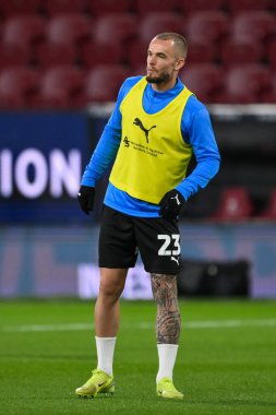 Derby County 'den Joe Ward 10 Aralık 2024' te Burnley - Derby County Turf Moor, Burnley, İngiltere 'de oynanan Sky Bet Şampiyonası karşılaşması öncesinde maç öncesi ısınma maçında