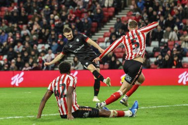 Bristol City 'den Luke McNally, 10 Aralık 2024' te İngiltere 'nin başkenti Sunderland' da oynanan Sunderland-Bristol City maçında 1-0 berabere kaldı.