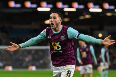Burnley 'den Josh Brownhill, 10 Aralık 2024' te Burnley ile Derby County arasındaki Sky Bet Şampiyonası maçında hakem koltuğuna başvurdu.