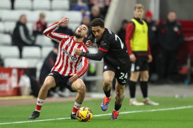 Bristol City 'den Haydon Roberts, 10 Aralık 2024' te İngiltere 'nin Sunderland şehrindeki Bristol City Stadyumu' na karşı oynanan Gökyüzü İddia Şampiyonası maçında topu aldı.