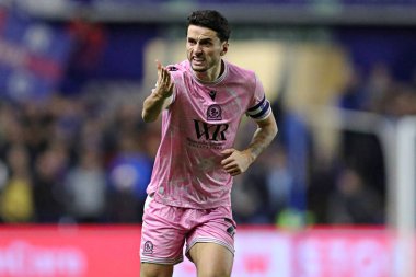 Blackburn Rovers takımından Lewis Travis 10 Aralık 2024 'te Sheffield Çarşamba günü Hillsborough, Sheffield, İngiltere' de Blackburn Rovers maçında