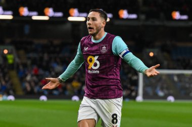 Burnley 'den Josh Brownhill, 10 Aralık 2024' te Burnley ile Derby County arasındaki Sky Bet Şampiyonası maçında hakem koltuğuna başvurdu.