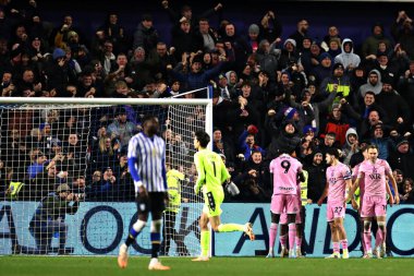 Blackburn, Blackburn Rovers 'dan Makhtar Gueye' nin 10 Aralık 2024 'te Hillsborough, Sheffield, İngiltere' de Çarşamba günü oynanan Blackburn Rovers maçında attığı golü kutluyor.
