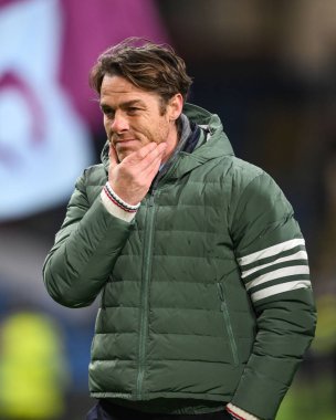 Burnley 'nin Scott Parker Menajeri, 10 Aralık 2024' te Burnley, Burnley, İngiltere Turf Moor 'da oynanan Sky Bet Şampiyonası maçının sonunda sahadan ayrılırken hayal kırıklığına uğradı.