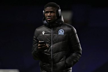 Blackburn Rovers takımından Makhtar Gueye, 10 Aralık 2024 'te Sheffield Wednesday' e karşı Hillsborough, Sheffield, Birleşik Krallık 'ta oynanan Blackburn Rovers maçından önce