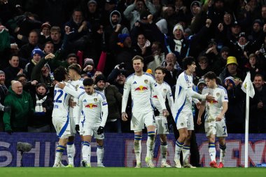 Leeds United takımından Daniel James, 10 Aralık 2024 'te Leeds Road, İngiltere' de oynanan Sky Bet Şampiyonası maçında 2-1 'lik galibiyetini kutluyor.