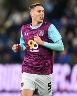 Burnley takımından Maxime Estve 10 Aralık 2024 'te Burnley ile Derby County' nin Turf Moor, Burnley, İngiltere maçında karşılaştı.