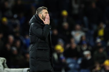 Middlesbrough 'un Michael Carrick teknik direktörü, 10 Aralık 2024' te Leeds United ile Middlesbrough arasındaki Sky Bet Şampiyonası maçında oyuncularına talimat verir.