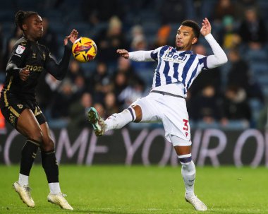Coventry City 'den Brandon Thomas-Asante ve West Bromwich Albion' dan Mason Holgate Sky Bet Şampiyonası maçında West Bromwich Albion, Coventry City 'ye karşı Hawthorns, West Bromwich, Birleşik Krallık, 11 Aralık 2024
