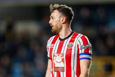 Sheffield United takımından Jack Robinson, 11 Aralık 2024 'te İngiltere' nin başkenti Londra 'da oynanan The Den' de Millwall-Sheffield United maçında izlemektedir.