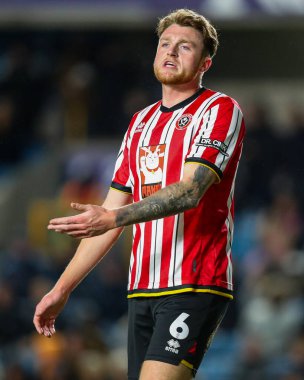 Sheffield United 'dan Harry Souttar, 11 Aralık 2024' te İngiltere 'de The Den' de Millwall - Sheffield United maçında tepki gösterdi.