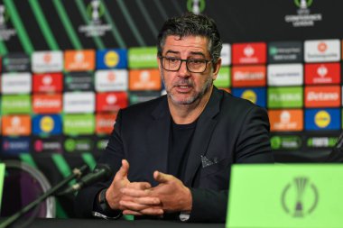 Rui Vitria Panathinaikos baş antrenörü UEFA Konferans Ligi - Lig Sahnesi The New Saints vPanathinaikos - Croud Meadow, Shrewsbury, Birleşik Krallık, 12 Aralık 2024