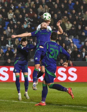 The New Saints F.C. 'den Josh Daniels. UEFA Konferans Ligi - Lig Sahnesi Yeni Azizler Panathinaikos 'a karşı Croud Meadow, Shrewsbury, İngiltere, 12 Aralık 2024