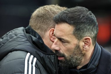 Leicester City 'nin Ruud van Nistelrooy teknik direktörü, Newcastle United Premier Lig karşılaşmasında Eddie Howe tarafından tedavi edildi.