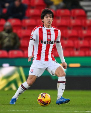 Stoke City 'den Tatsuki Seko, Stoke City ile Cardiff City arasındaki 14 Aralık 2024' te oynanan Bet365 Stadyumu 'nda oynanan Gökyüzü İddia Şampiyonası maçında eylemde.