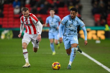Cardiff City 'den Chris Willock, Stoke City ile Cardiff City arasındaki 14 Aralık 2024' te oynanan Bet365 Stadyumu 'nda oynanan Gökyüzü İddia Şampiyonası maçında topla bir çıkış yaptı.
