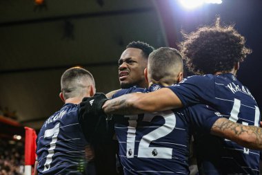 Aston Villa 'dan Jhon Durn, Premier Lig maçında Nottingham Forest, Aston Villa' ya karşı 14 Aralık 2024 'te City Ground, Nottingham, İngiltere' de 0-1 'lik galibiyet golünü kutluyor.