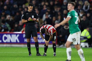 Sheffield United 'dan Gustavo Hamer, Sheffield Lane, Sheffield, İngiltere' de 14 Aralık 2024 'te oynanan Sky Bet Şampiyonası maçında hakem Farai Hallam tarafından sarı kart verildi.