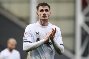 Preston North End 'den Liam Lindsay 14 Aralık 2024' te İngiltere 'nin Deepdale kentinde oynanan Gökyüzü İddia Şampiyonası maçında ev sahiplerini alkışlıyor.