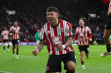 Sheffield United takımından Gustavo Hamer, 14 Aralık 2024 'te Bramall Lane, Sheffield, İngiltere' de oynanan Gökyüzü İddia Şampiyonası maçında 1-0 'lık galibiyetini kutluyor.