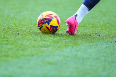 Blackpool 'dan Jordan Lawrence-Gabriel, 14 Aralık 2024' te Birleşik Krallık 'ta oynanan Seçkin Araba Kiralama Stadyumu' nda oynanan Sky Bet 1 karşılaşması öncesinde ısınıyor.