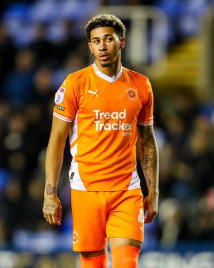 Blackpool 'dan Jordan Lawrence-Gabriel, 14 Aralık 2024' te İngiltere 'de oynanan ve Blackpool' a karşı oynanan Gökyüzü İddia Ligi 1 karşılaşmasında