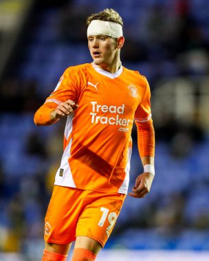 Blackpool 'dan Dom Ballard, 14 Aralık 2024' te İngiltere 'de oynanan ve Blackpool' a karşı oynanan Gökyüzü İddia Ligi 1 karşılaşmasında