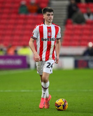 Stoke City 'den Andy Moran, Stoke City ile Cardiff City arasındaki 14 Aralık 2024' te oynanan Bet365 Stadyumu 'nda oynanan Gökyüzü İddia Şampiyonası maçında topla bir çıkış yaptı.