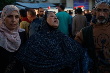 Bu akşam Gazze Şeridi 'ndeki Deir al-Balah belediye binasını hedef alan İsrail bombasında 12 ölü ve birkaç yaralı var. 