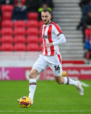 Stoke City 'den Ben Wilmot, Stoke City ile Cardiff City arasındaki 14 Aralık 2024' te oynanan Bet365 Stadyumu 'nda oynanan Gökyüzü İddia Şampiyonası maçında topla bir çıkış yaptı.