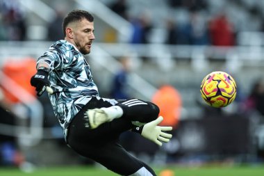 Newcastle United 'dan Martin Dbravka Premier League maçı sırasında maç öncesi ısınma oturumunda Newcastle United ile Leicester City St. James' s Park, Newcastle, İngiltere, 14 Aralık 2024