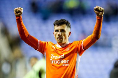 Blackpool 'dan Albie Morgan, 14 Aralık 2024' te İngiltere 'nin Oto Kiralama Stadyumu' nda oynanan Gökyüzü İddia Ligi 1 karşılaşmasının ardından kazandığı galibiyeti kutluyor.