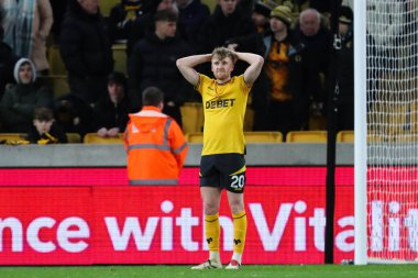 Wolverhampton Wanderers takımından Tommy Doyle, Ipswich Town 'dan Jack Taylor' ın Premier League maçında Wolverhampton Wanderers 'ın Molineux, Wolverhampton' da Ipswich Town 'a karşı oynadığı maçta 1-2' lik skora ulaşması üzerine üzgün görünüyor.