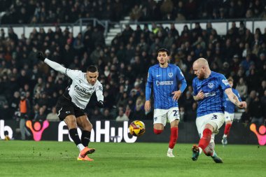 Derby County 'den Kayden Jackson, 13 Aralık 2024' te İngiltere 'nin Pride Park Stadyumu' nda oynanan Derby County - Portsmouth maçında gol atarken görülüyor.