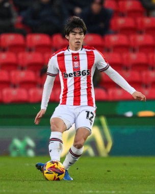 Stoke City 'den Tatsuki Seko, Stoke City ile Cardiff City arasındaki 14 Aralık 2024' te oynanan Bet365 Stadyumu 'nda oynanan Gökyüzü İddia Şampiyonası maçında pas attı.