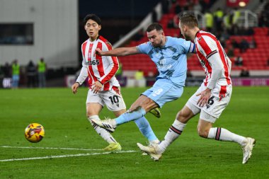 Cardiff City 'den Joe Ralls, Stoke City' nin Cardiff City 'e karşı oynadığı 14 Aralık 2024' te Bet365 Stadyumu 'nda oynanan Gökyüzü İddia Şampiyonası maçında gol atarken görülüyor.