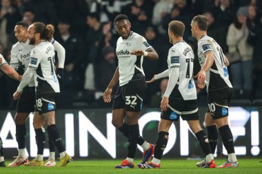 Derby County 'den Ebou Adams, 13 Aralık 2024' te İngiltere 'nin Derby Park Stadyumu' nda oynanan Gökyüzü İddia Şampiyonası maçında 3-0 'lık galibiyet golünü kutluyor.