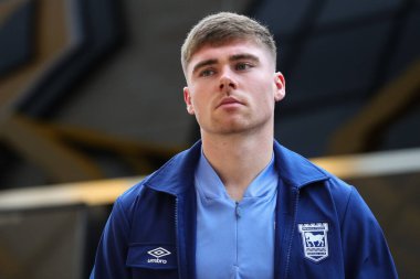 Ipswich Town 'dan Leif Davis, 14 Aralık 2024' te Wolverhampton Wanderers ile Ipswich Town arasında oynanan Premier League karşılaşması öncesinde geldi.