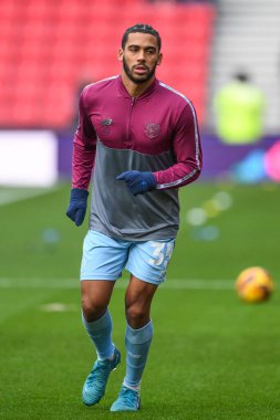 Cardiff City 'den Andy Rinomhota, 14 Aralık 2024' te Stoke City, Stoke-on-Trent Stadyumu 'nda oynanan Stoke City - Cardiff City karşılaşması öncesinde oynanan maç öncesi ısınma maçında...