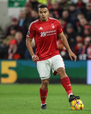 Nottingham Ormanı 'ndan Murillo Premier Lig maçı sırasında Nottingham Forest, Aston Villa' ya karşı City Ground, Nottingham, Birleşik Krallık 'ta 14 Aralık 2024