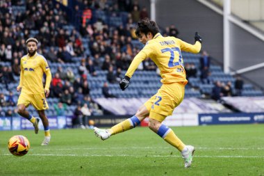 Leeds United 'dan Ao Tanaka, Preston North End' den Freddie Woodman 'a ateş etti. Bu atış 14 Aralık 2024' te Preston North End - Leeds United maçında kaydedildi.
