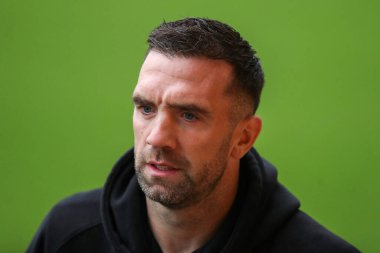 Norwich City 'den Shane Duffy, 15 Aralık 2024' te Norwich City ile Burnley arasındaki Sky Bet Şampiyonası maçından önce Carrow Road 'a vardı.