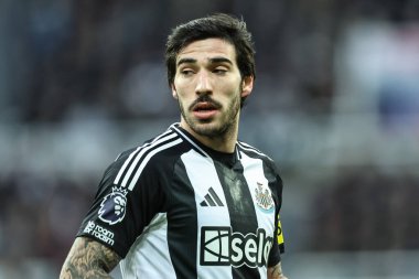 Newcastle United 'dan Sandro Tonali Premier Lig maçı sırasında Newcastle United, Leicester City' ye karşı St. James 's Park, Newcastle, İngiltere, 14 Aralık 2024