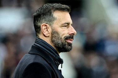 Premier Lig maçı sırasında Leicester City 'nin Ruud van Nistelrooy teknik direktörü Newcastle United, Leicester City' ye karşı St. James 's Park, Newcastle, İngiltere, 14 Aralık 2024